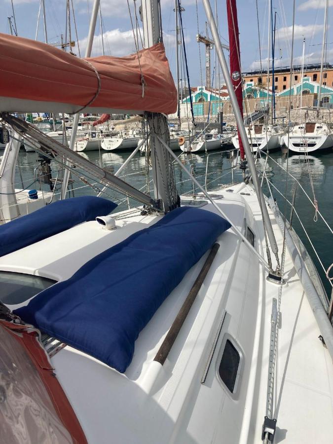 Sea Bloom - Sleep & Sail In Tejo Hotel Lisboa Eksteriør billede
