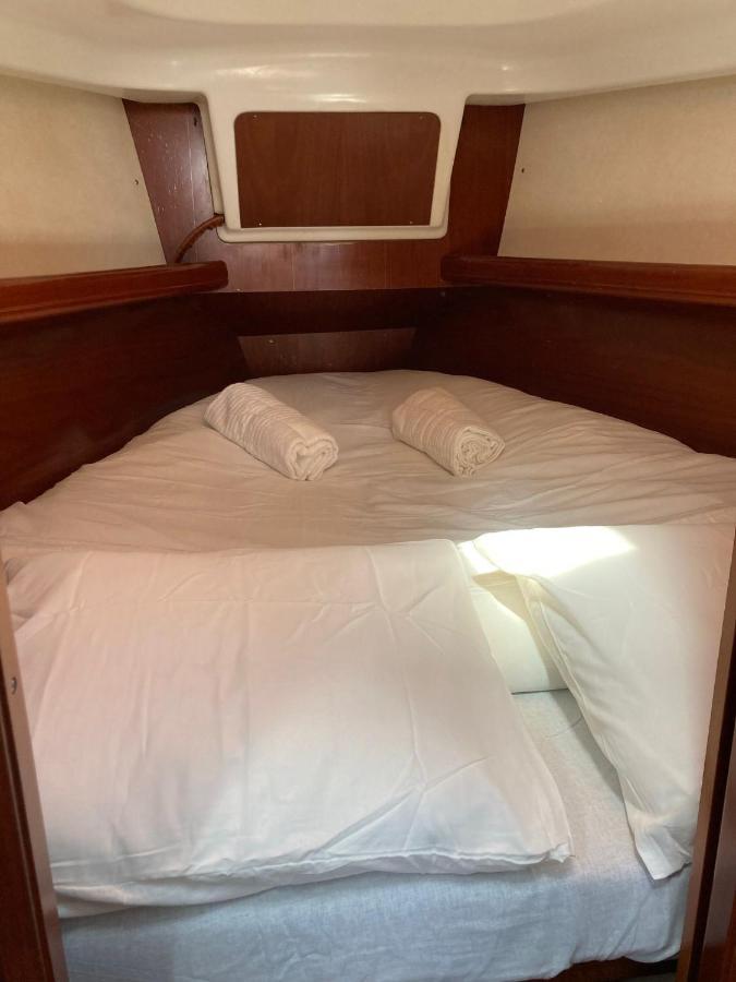 Sea Bloom - Sleep & Sail In Tejo Hotel Lisboa Eksteriør billede